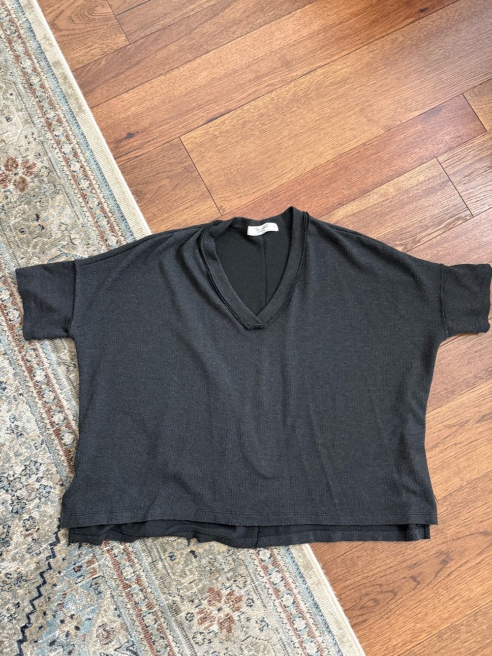 Three Bird Nest Black V-Neck Boxy Short Sleeve Top